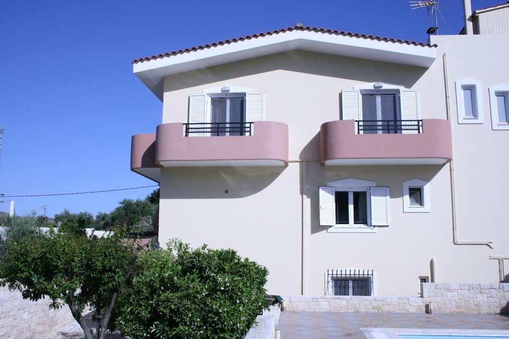 Zenovia Villa